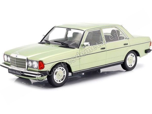 Cochesdemetal.es 1975 Mercedes-Benz 230E (W123) Vede Claro Metalizado 1:18 KK-Scale KKDC180353