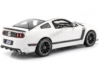 2013 Ford Mustang BOSS 302 Blanco 1:18 Shelby Collectibles 452 Cochesdemetal.es 2