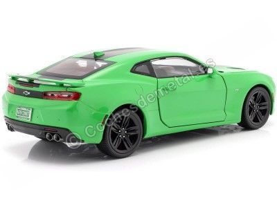 Cochesdemetal.es 2017 Chevrolet Camaro SS Verde 1:18 Auto World AW244 2