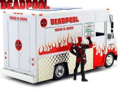 Cochesdemetal.es 2016 Chevrolet P30 Foodtruck "Taco Truck" + Figura Deadpool Blanco 1:24 Jada Toys 99730 253225000 2