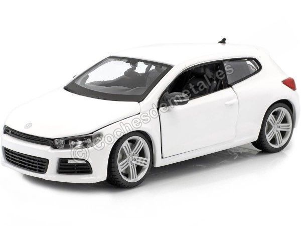 CARSDEMETAL.ES 2008 Volkswagen Scirocco R White 1:24 Bburago 21060