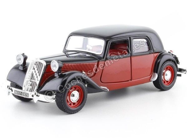 Cochesdemetal.es 1952 Citroen 15CV TA Negro/Rojo 1:24 Bburago 22017