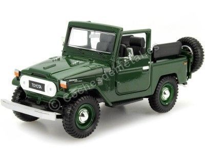 Cochesdemetal.es 1974 Toyota FJ40 Hard Top Verde / Blanco 1:24 Motor Max 79323