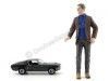 Cochesdemetal.es 1968 Ford Mustang GT Bullitt 1:64 + Steve McQeen Figure 1:18 Greenlight 29931