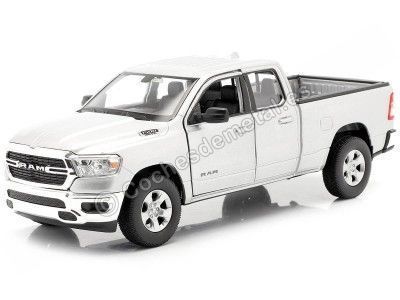 Cochesdemetal.es 2017 Dodge Ram 1500 Silver 1:27 Welly 24104