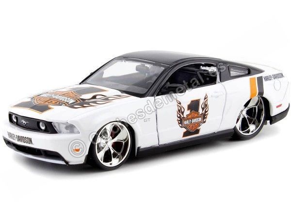 Cochesdemetal.es 2011 Ford Mustang GT Harley Davidson Custom 1:24 MAISTO 32170