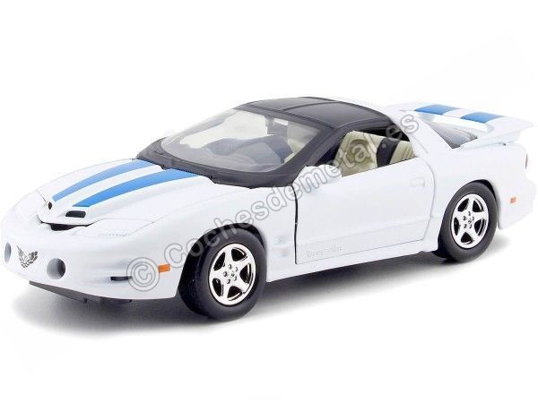 Cochesdemetal.es 1999 Pontiac Firebird blanc / bleu 1:24 moteur max 73232
