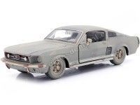 1967 Ford Mustang GT Fastback Gris Envejecido 1:24 Maisto Old Friends MA32142