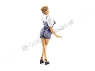 Figura de resina "Chica Mecánico Sofie" 1:18 American Diorama 23859 Cochesdemetal.es 2