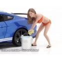 Cochesdemetal.es Figura de Resina "Car Wash Girl Cindy con Cubo de Agua" 1:18 American Diorama 76264