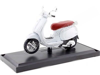 Cochesdemetal.es 2014 Vespa Primavera 150 Blanca 1:18 Maisto 34540-15