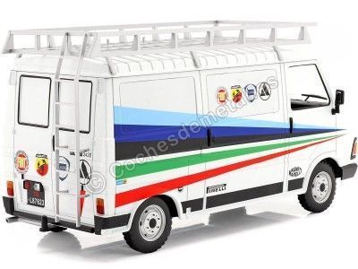 Cochesdemetal.es 1980 Fiat 242 VAN Team Autobianchi/Lancia/Abarth/Fiat Rally Assistance 1:18 Ixo Models 18RMC060XE 2