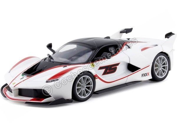 Cochesdemetal.es 2015 Ferrari FXX-K Blanco / Negro 1:24 Bburago 18-26301