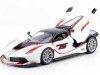 Cochesdemetal.es 2015 Ferrari FXX-K Blanco / Negro 1:24 Bburago 18-26301