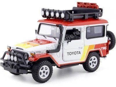 CARSDEMETAL.ES 1974 TOYOTA FJ40 TOP HARD OFF OFF ROAD avec portables blancs / rouges 1:24 MOTOR MAX 79137