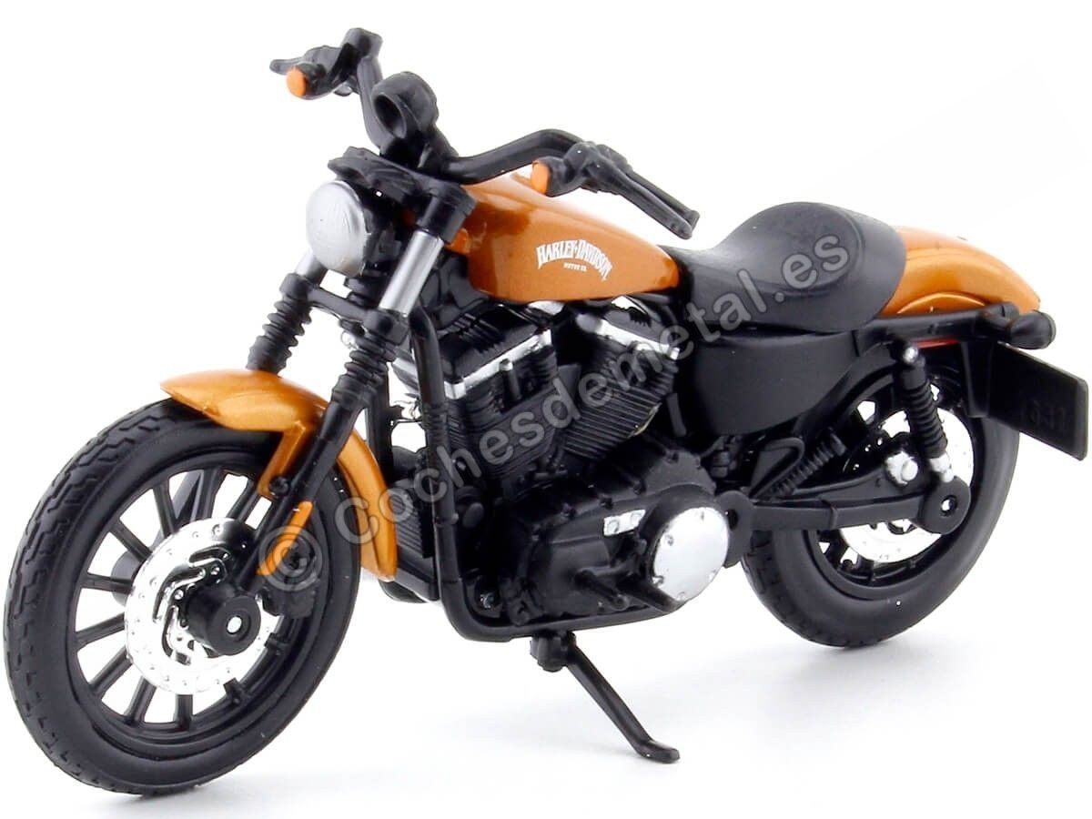 Alexander Graham Bell Absay Mimar 2014 Harley-Davidson Sportster Iron 883 Metallic Orange 1:18 Maisto...