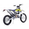 Cochesdemetal.es 2018 Husqvarna Fe 501 Blanca / Azul 1:12 MAISTO 31101 HU01