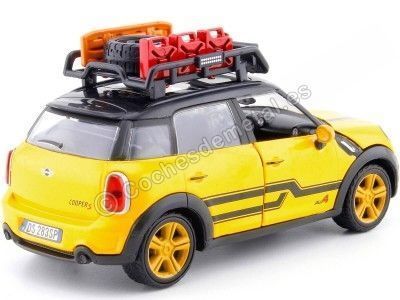 Cochesdemetal.es 2017 Mini Cooper S Countryman Con Baca Portaequipajes Amarillo/Negro 1:24 Motor Max 79752 2