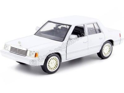 Cochesdemetal.es 1982 Dodge Aries K Blanco 1:24 Motor Max 73335