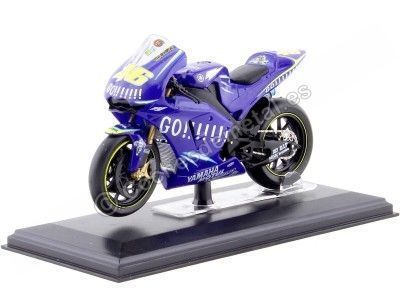 2004 Yamaha YZR M1 Nº46 Valentino Rossi Campeón del Mundo Moto GP 1:22 Italeri 45056 Cochesdemetal.es