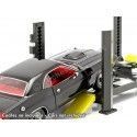 Cochesdemetal.es Elevador Ajustable de Cuatro Columnas "Four-Post Lift" Gris/Amarillo 1:18 Greenlight 13591