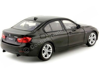 2012 BMW Serie 3 (F30) 335i Negro 1:18 Welly 18043 Cochesdemetal.es 2