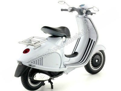 CARSDEMETAL.ES 2017 Vespa 946 Blanca 1:12 Newray 57613 2