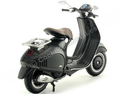 CARSDEMETAL.ES 2017 Vespa 946 Black 1:12 Newray 57613 2