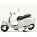 CARSDEMETAL.ES 2017 VESPA GTS 300 Super Blanca 1:12 Newray 57243
