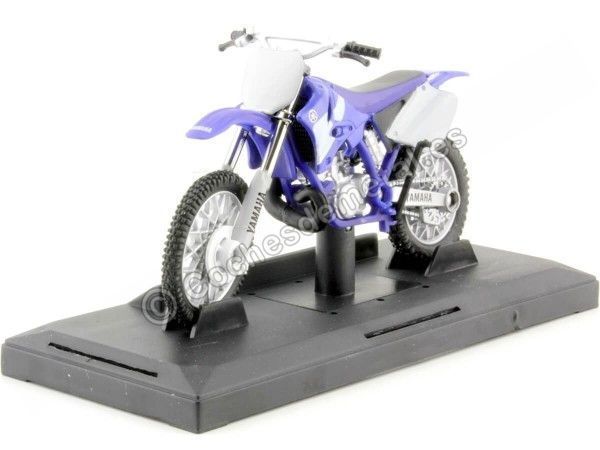 Cochesdemetal.es 2019 Yamaha YZ250 Azul / Blanco 1:18 Motor Max 438