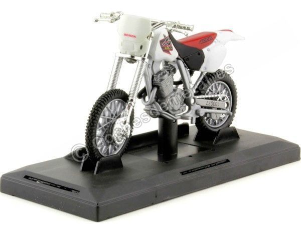CARSDEMETAL.ES 2004 Honda XR400R blanc / rouge 1:18 Motor Max 429