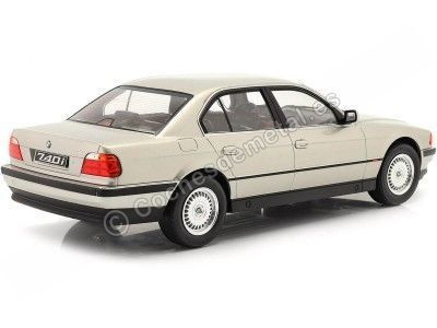 Cochesdemetal.es 1994 BMW 740i (E38) Serie 7 Gris Plata 1:18 KK-Scale KKDC180365 2