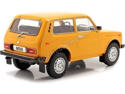 1976 Lada Niva 1600 Naranja 1:18 MC Group 18254 Cochesdemetal.es 2