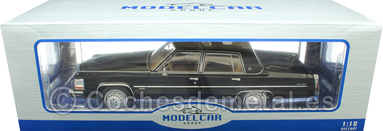 1982 Cadillac Fleetwood Brougham Negro 1:18 MC Group 18250