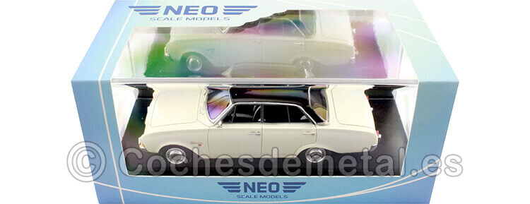 1960 Ford Taunus 17m (P3) Blanco/Negro 1:43 NEO Scale Models 44557